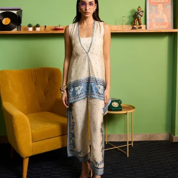 Saroja Cupro Satin Off White Printed Top Set With Cami